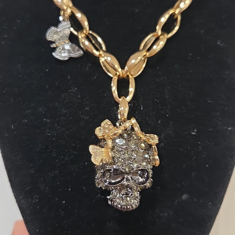🖤▪️Betsey Johnson▪️ Rhinestone Skull Gold Link chain Butterfly 17